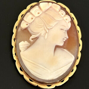Vintage 14K Esemco Italy Yellow Gold Hand Carved Cameo Shell Brooch Pin Pendant